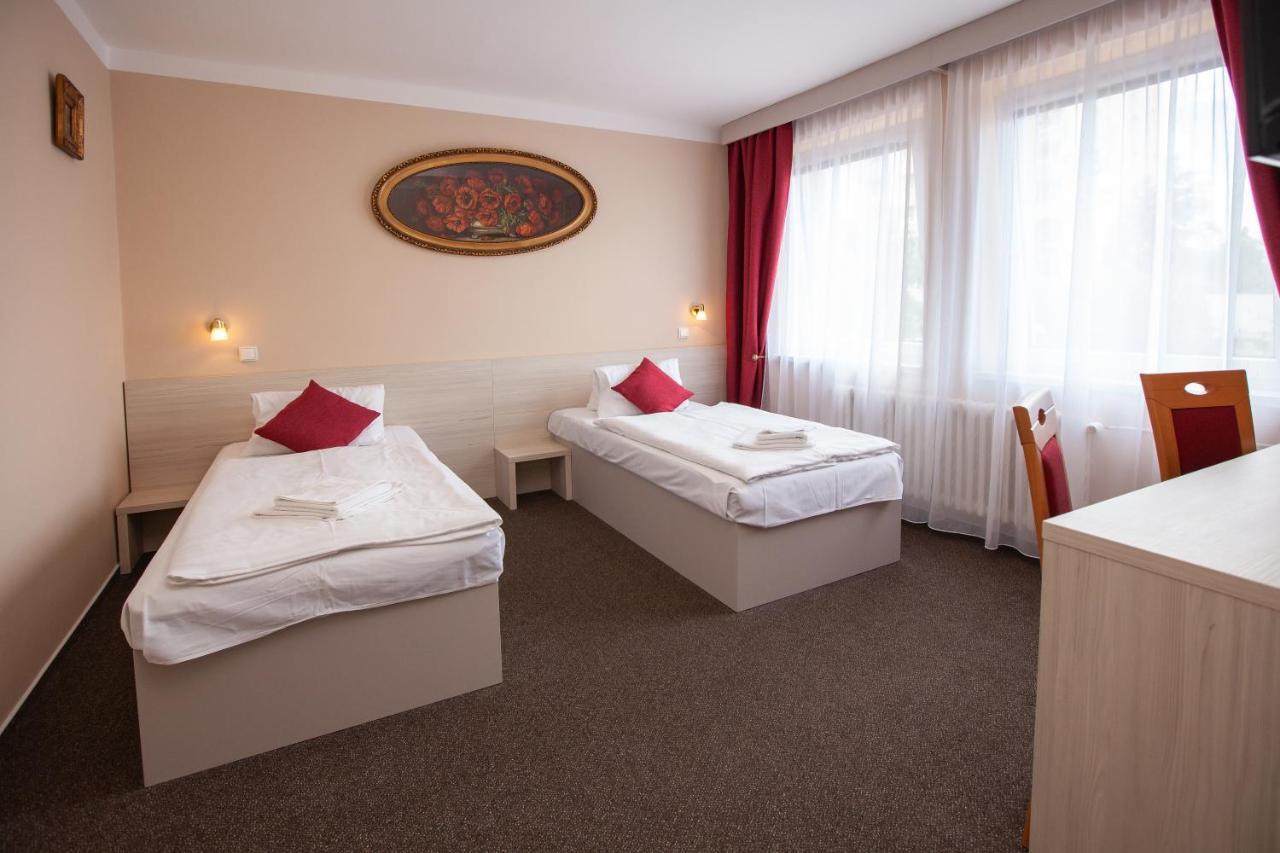Hotel Stella Пилзен Екстериор снимка