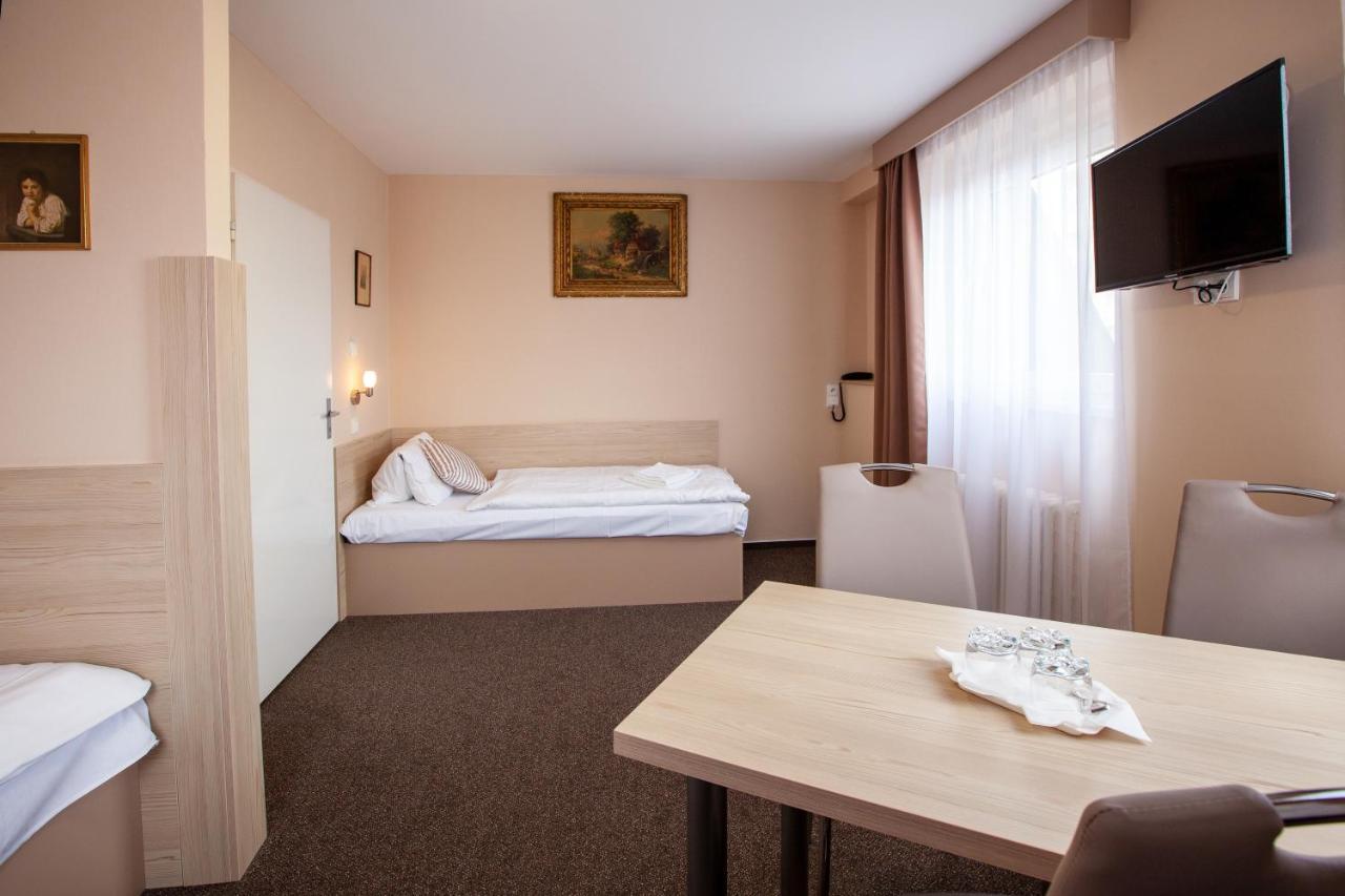 Hotel Stella Пилзен Екстериор снимка