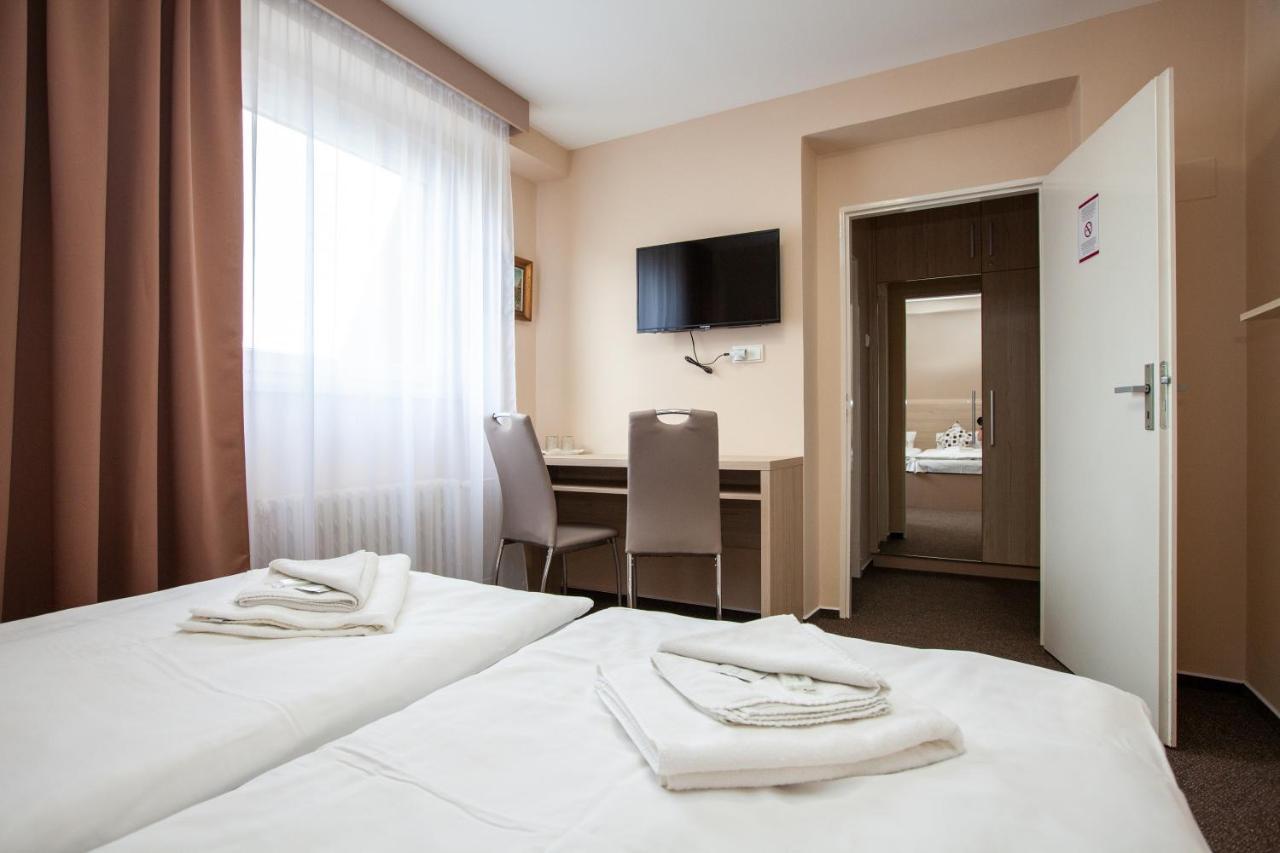 Hotel Stella Пилзен Екстериор снимка