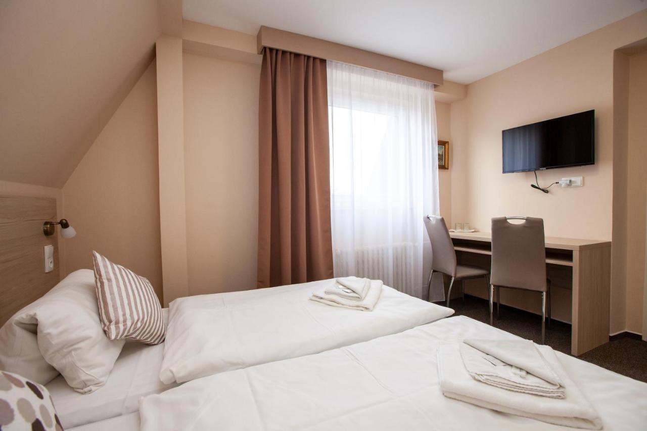 Hotel Stella Пилзен Екстериор снимка
