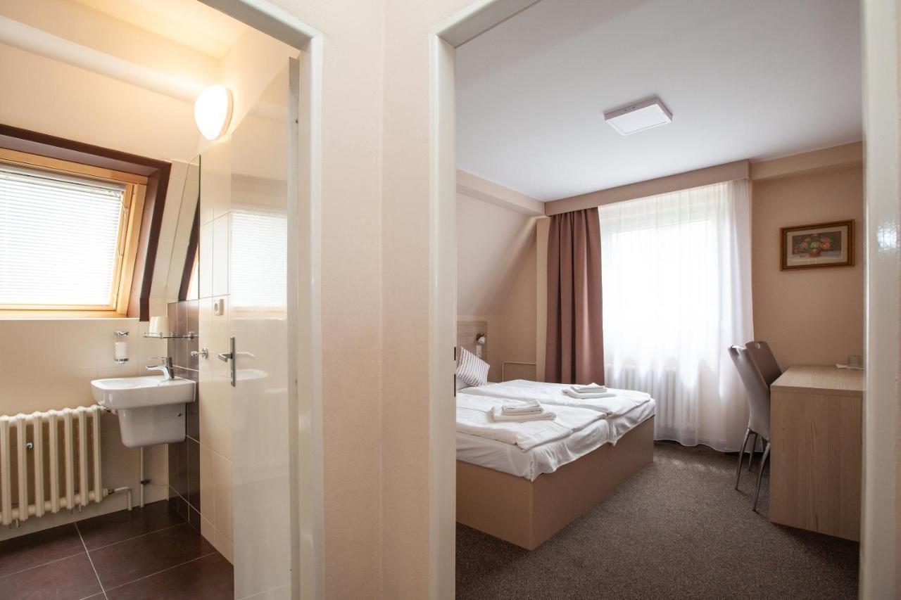 Hotel Stella Пилзен Екстериор снимка