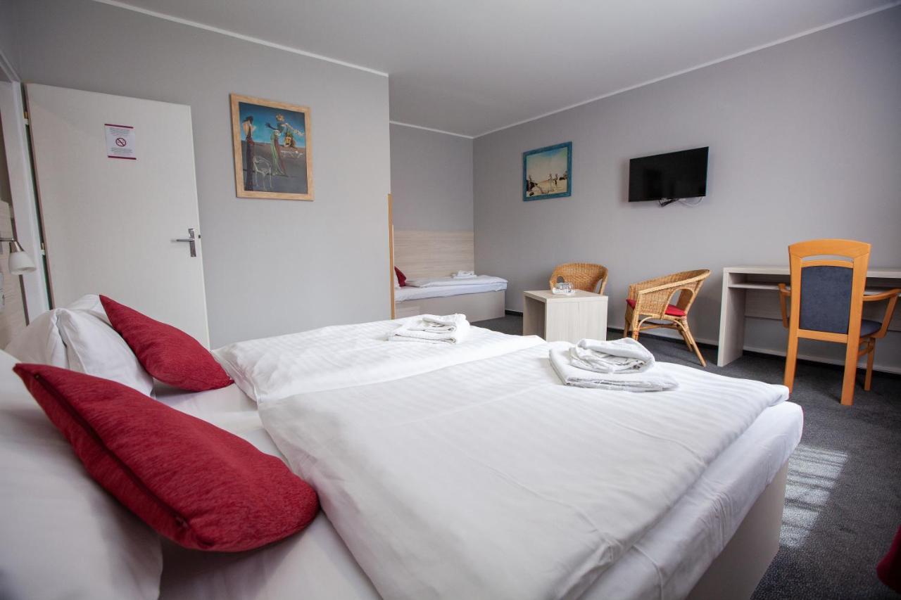 Hotel Stella Пилзен Екстериор снимка